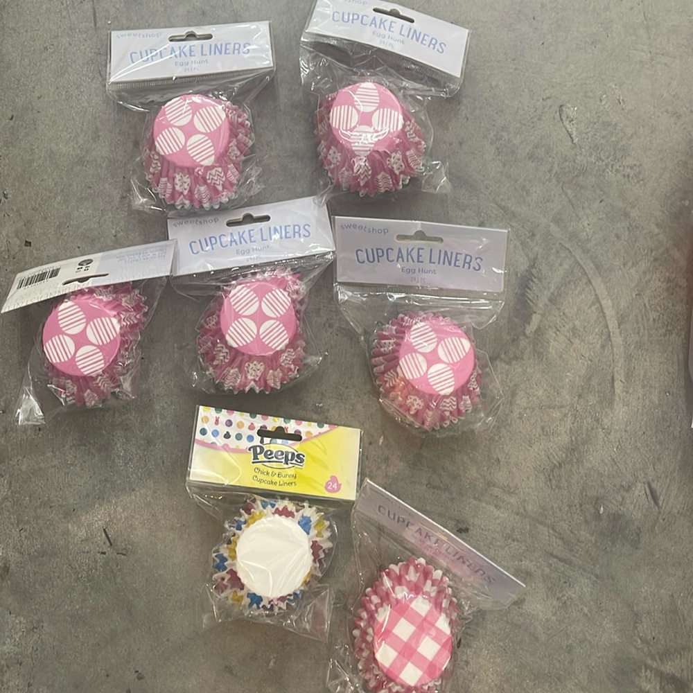 NWT Sweetshop Cupcake Liners //Easter Spring Peeps